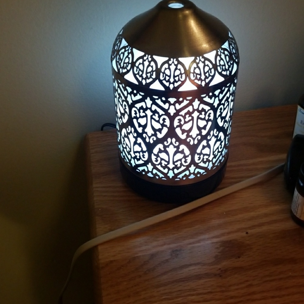 Essential oil diffuser - Picture 2 of 2